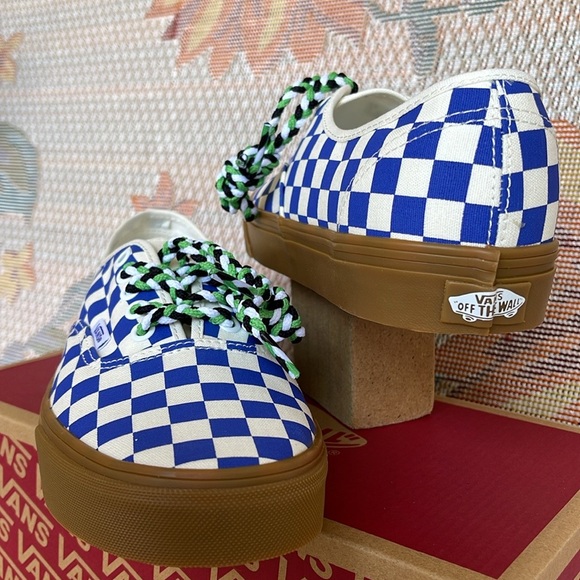 Vans Men’s Authentic
Checkerboard Blue/White
VN0009PVY6Z
Sneakers - Picture 15 of 16